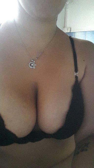 Hola bebessss https://t.co/UYCYmcd5Vn<a href="/tag/tits"class="tags"><span>#tits</span></a><a href="/tag/playstation5"class="tags"><span>#playstation5</span></a><a href="/tag/packsrealesvip"class="tags"><span>#packsrealesvip</span></a>