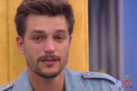 ashcoltami's tweet photo. Lui è innamorato come 50 anni fa sto piangendo #cepostaperte https://t.co/JH16KZAloZ