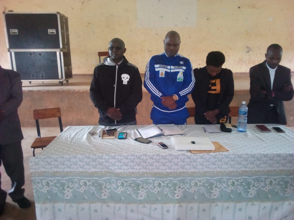 sabushimikeAmi2's tweet photo. 09/01/2021, the Legal Representative of @Cacedebu17 #RADJUKOUMAR , accompanied by the association's national committee, held a meeting in @KarusiProvince in #Bugenyuzi commune. This meeting aimed to reassure the members for the good management  of the Association.@william_nta https://t.co/qA8Q1N4D1i
