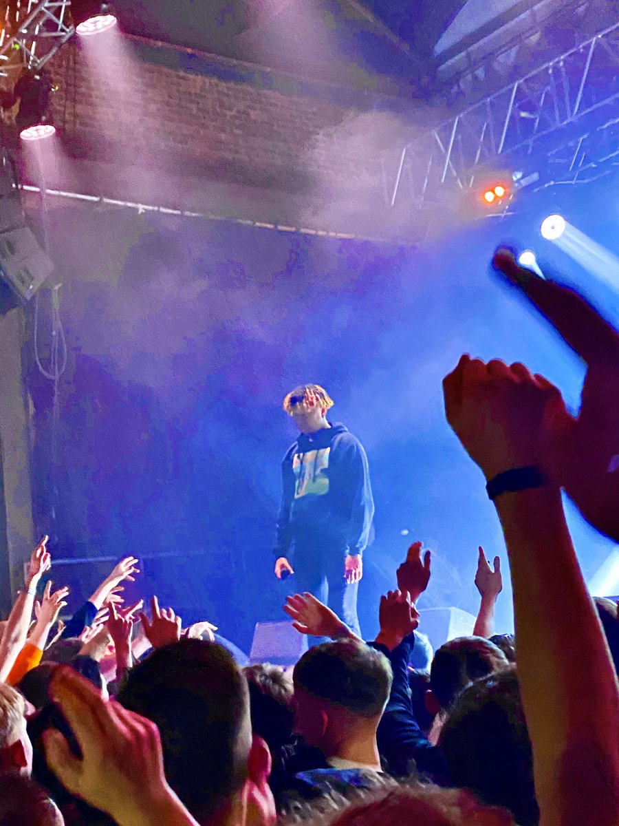 ScrumptiousDubs's tweet photo. I was lucky enough to see Cordae live last year

He was performing in a relatively small venue with a few hundred people. He killed it and at the end he said that he would come back soon. But next time he told us he’d sell out the huge venue across the road

That’s when I knew📈 https://t.co/dUcmTB91Tm