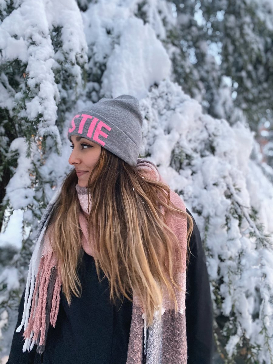 LlamameLoca9's tweet photo. Soy un copito de nieveee☃️❄️ https://t.co/KvFeaZplcw