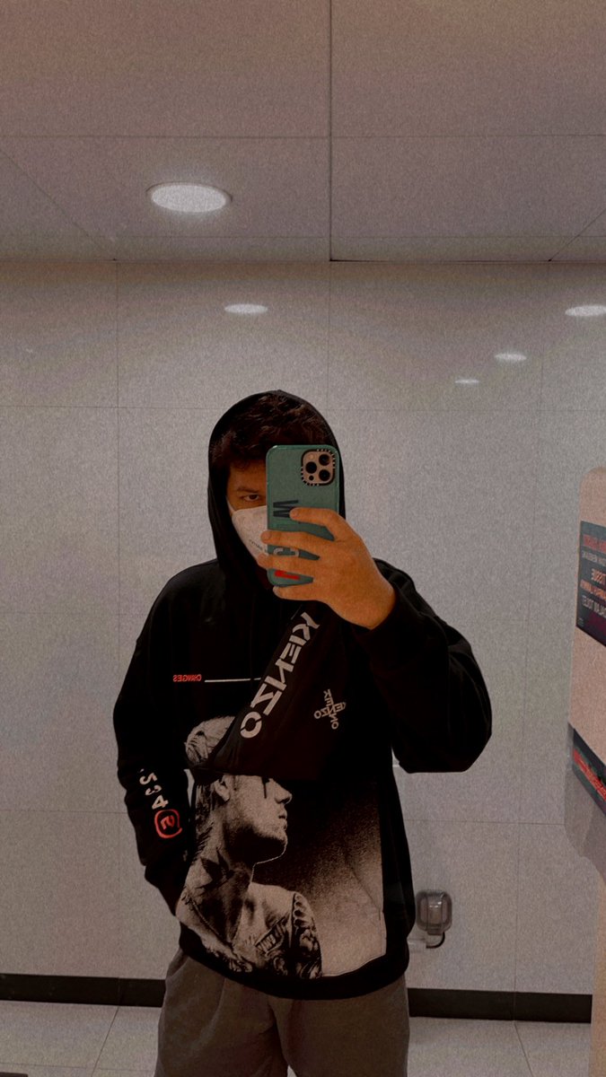 vicsuw's tweet photo. 1st tweet 🤣😘 https://t.co/zXIzfQtSR1