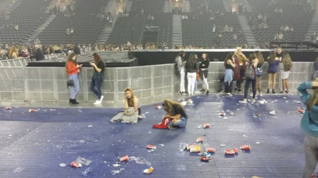 94lousflicker's tweet image. 💔@LiamPayne THAT’S US RIGHT NOW... thank you for this show 🥺💗#LPShowAct4 #LPSHOWFINALACT