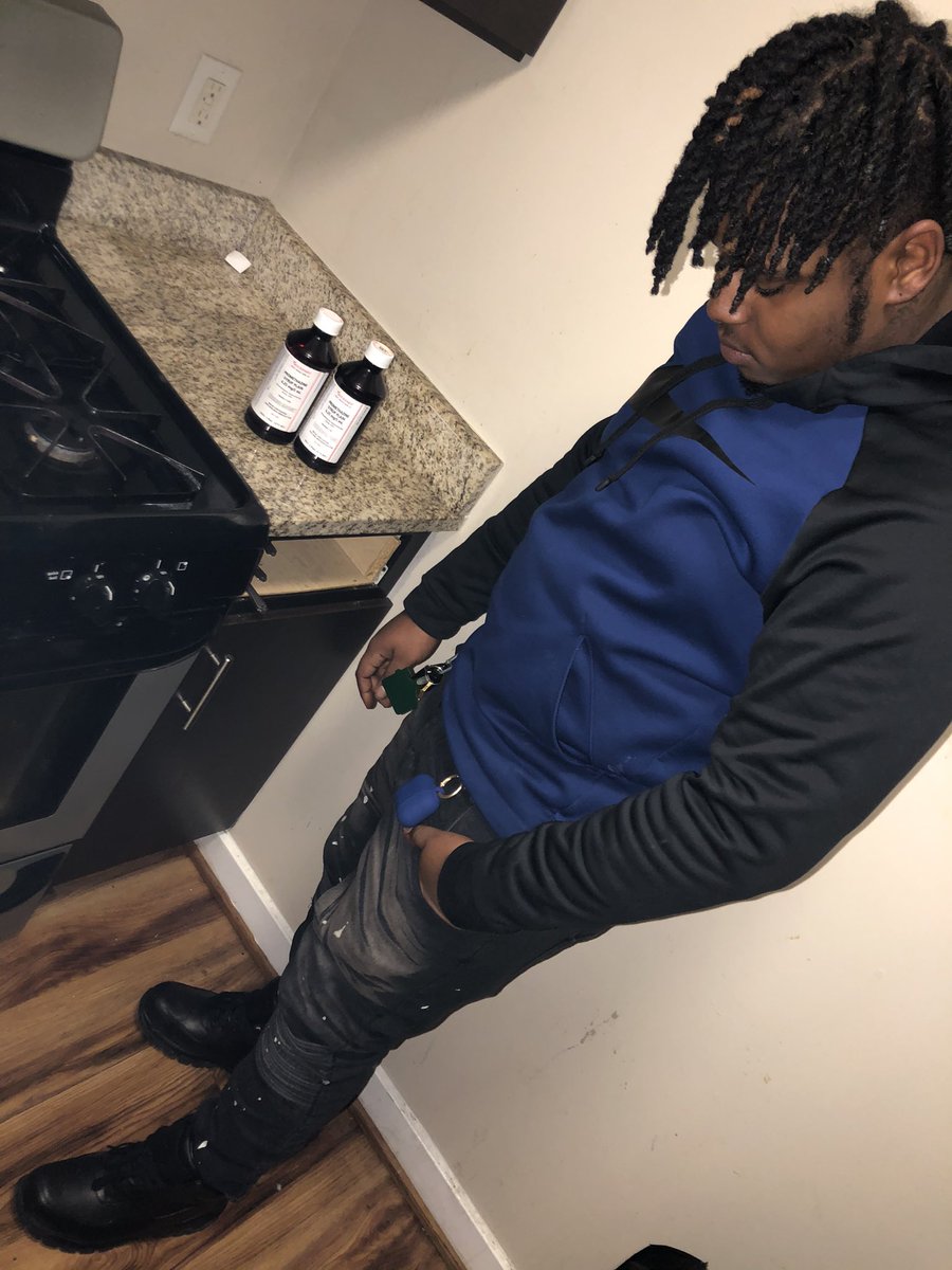 ParadiseQuis's tweet photo. The hood just like a dealership I was leavn a lot 🦍🖤#nf🥀🖤#nofakelove💔🥀#nolovetohate🥀💔 https://t.co/8KHNkFgpA3