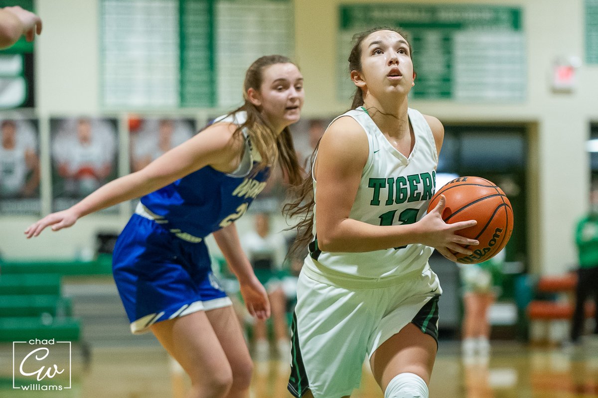 chewilli30's tweet photo. Highlights of @TCTIGERS  45-43 victory over @WaldronSports in the championship of the 2021 Shelby County Tourney.
  
@TheShelbyNews @GIANTfmsports @indyhsscores
@IndyCoverage @PGHIndiana @KrisMills37
@DARTMediaGroup @Jason_Parker25
@Shelby_Eastern https://t.co/DVWuzzliDk