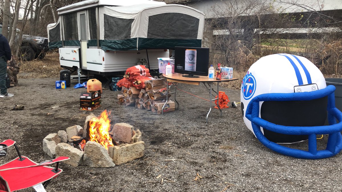 BudsBoys's tweet image. 💪🏽#BudsBoys pre-tailgate set up. 

Hope all of #Titans nation is ready for tomorrow! Can’t wait to see all who can make it out to our Baltimore Beatdown tailgate &amp;amp; watch party! 

It’s gonna be EPIC! 
#JustAPeak #MoreToCome
#TitanUp ⚔️