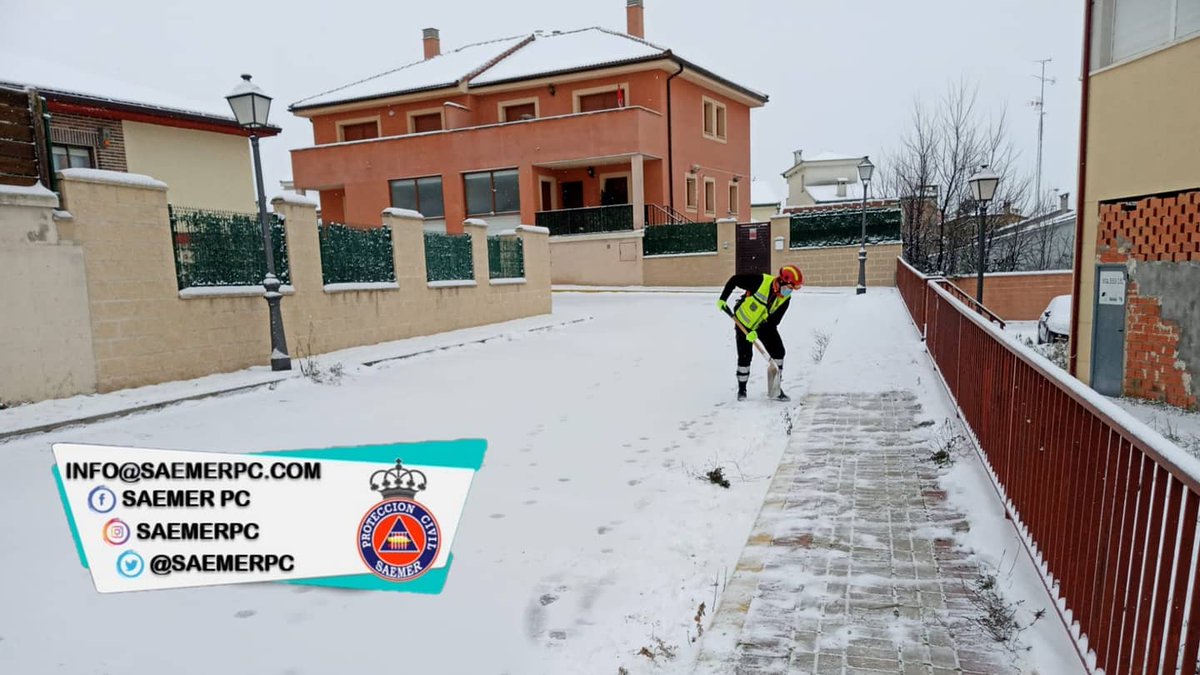 SaemerPc's tweet photo. Continuamos antendiendo los diferentes avisos provocados por el #temporalfilomena , les recordamos que tengan precaución y mucho cuidado con las placas de hielo, una vez hayan salido de sus hogares

#saemer #saemerpc #proteccioncivil #segovia #torrecaballeros #juntacastillayleon https://t.co/YsHdJVh7lf