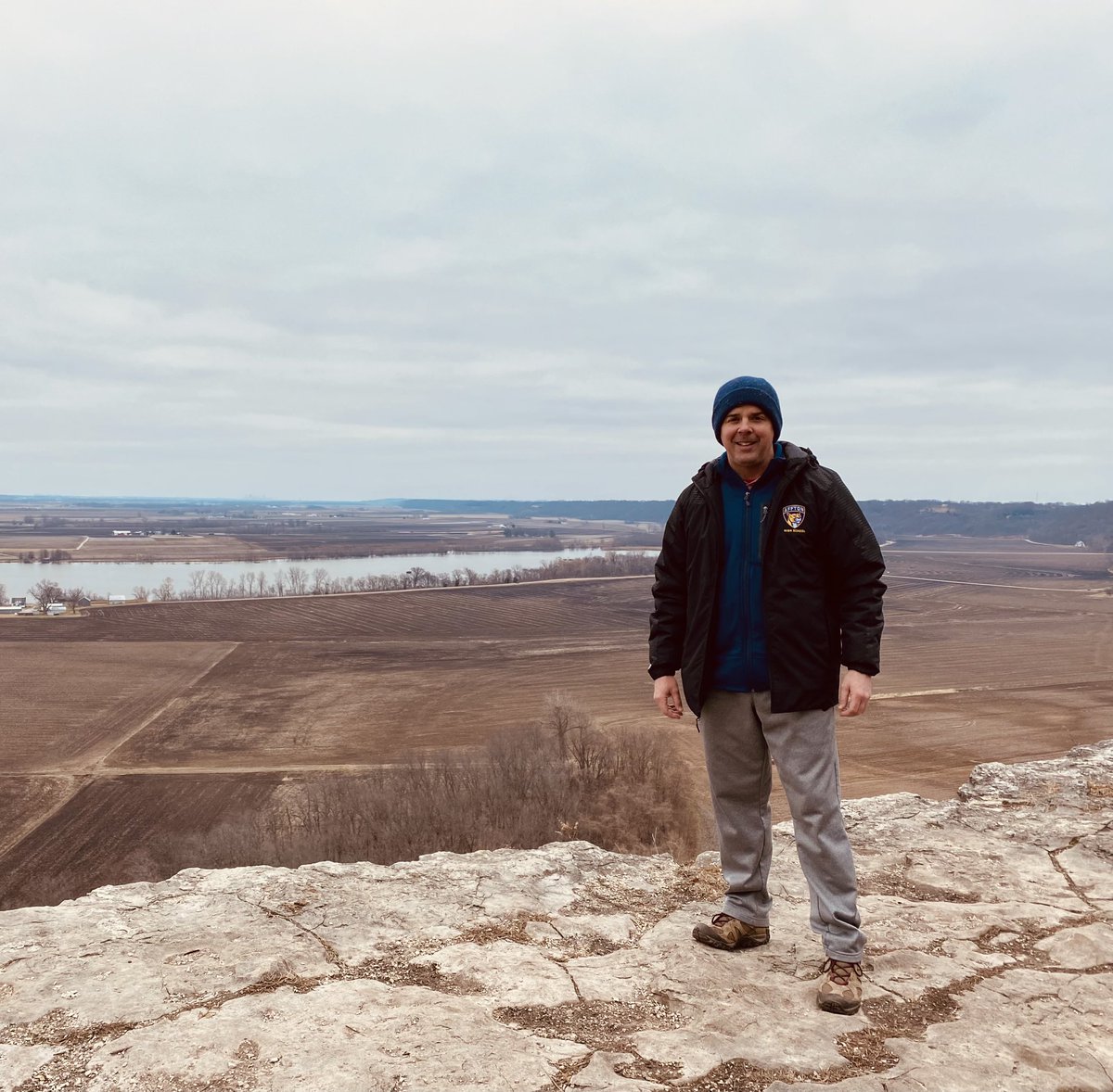 AdAffton's tweet photo. Great hike today at Salt Lick Point Land Water Reserve. It’s a trek to the top but well worth the effort! At the base is a US National Archives. I wonder what is in those caves??
#valmeyerIL
#layerup
#takeahike https://t.co/iHM3nkrPov