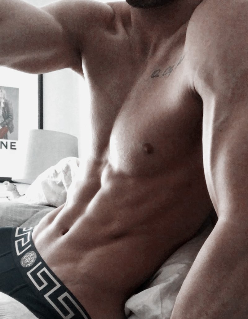 ┉━━┉ The Jedi fell to his bed playing with his camera he sent some photos to the reader. 

“Should you come?”