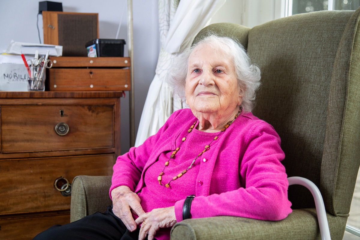 Jewish woman, 102, describes disturbing memory of her neighbor — Adolf Hitler