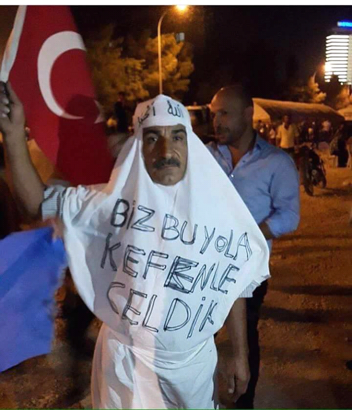 EJDERSARI33's tweet photo. #NeDiyorRecep Boğaziçili öğrenciler için:Karşımızda eylem biçimlerinde bile yeniliğe gidemeyecek kadar tembel,dar kafalı,idrak yoksunu bir zihniyet var #RecepHAKLI #TemsiliResim'ler #RecepGiller #Recebiler https://t.co/8z2a2o35NS