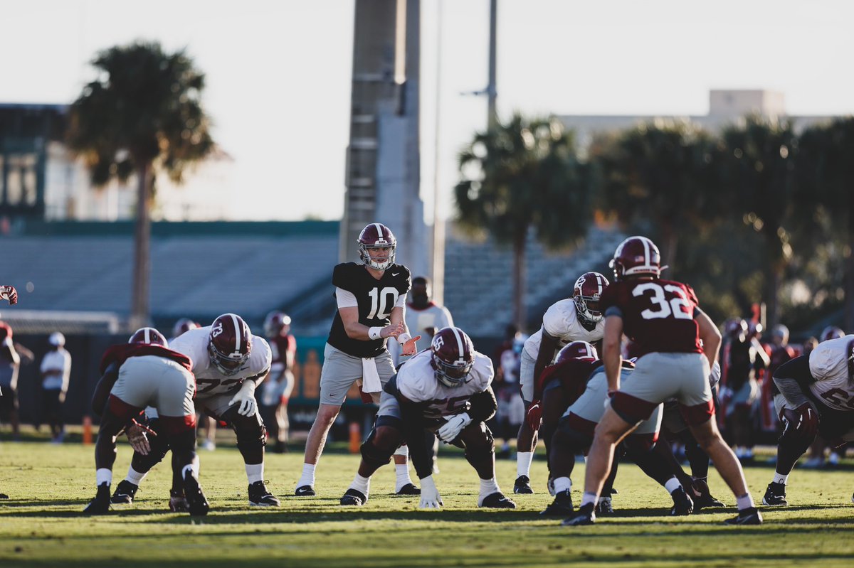 AlabamaFTBL's tweet photo. Natty Prep. 🙌

#cfbplayoff  #RollTide https://t.co/yAHxuONBqy