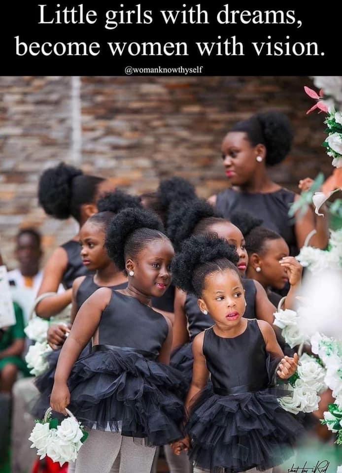 AuthorJoeNBrown's tweet photo. Little Girls with Dreams, become Women with Vision. #LittleGirls #LittleGirlsWithDreams #WomenWithVision #DreamBIG #KamalaKnows #MichelleKnows https://t.co/suDzKRmRIz