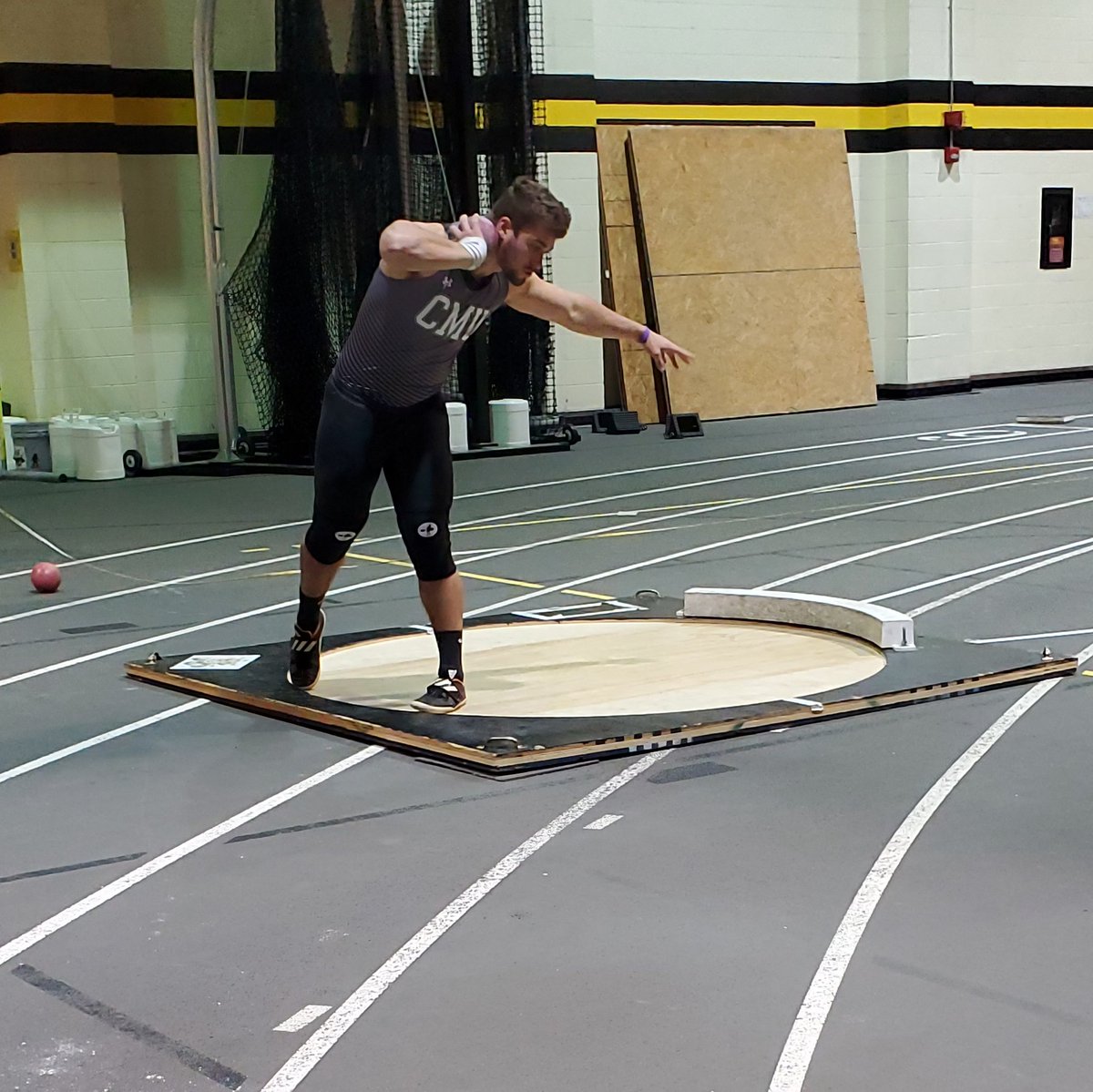 cmueaglesXCTF's tweet image. Taylor Bottomley breaks the School Record in the Shotput in our season opener throwing 16.48m