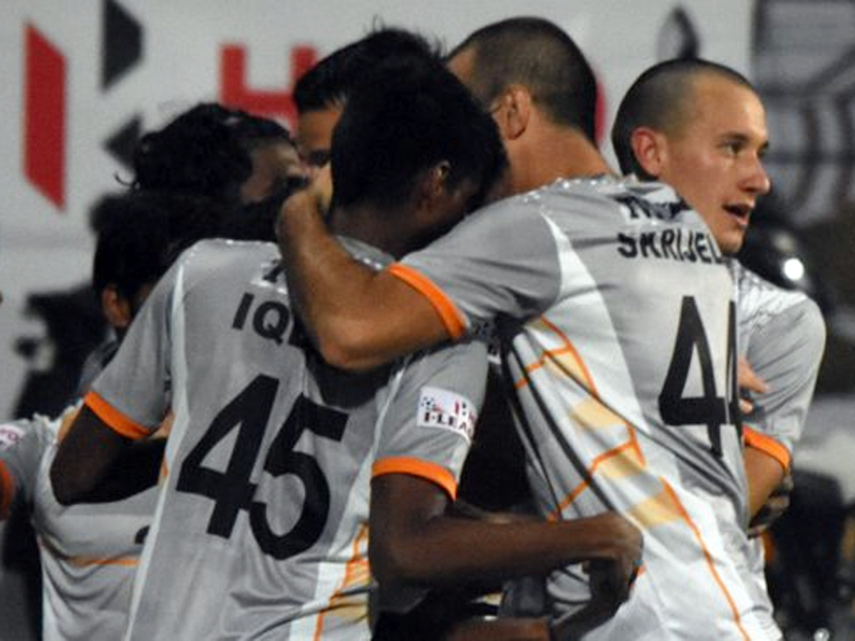 NBT_Sports's tweet photo. आई लीग: पूर्व चैंपियन @ChennaiCityFC ने सीजन में जीत से खोला खाता, गोकुलम केरला को दी मात
https://t.co/0KIUEQpZir
#ILeague #GKFCCCFC https://t.co/7kPL3Px6Qa