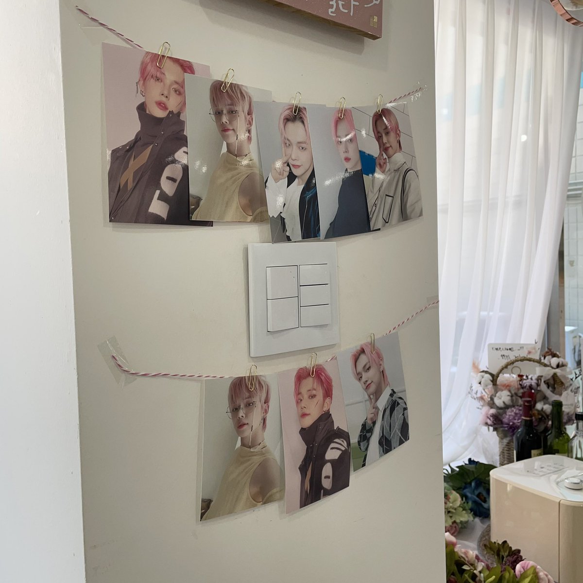 merrong_0600's tweet photo. #연준이와_함께한지_벌써_2년
#January_Fairy 카페 ‘문금이네’ 갔다 왔어요! 카페 내부도 연준이로 꽉꽉 차있어서 너무 예뻤고, 들어가자 마자 특전 실물 보고 너무 예뻐서 놀랐어요 ㅠㅠ 예쁜 이벤트 열어주셔서 감사합니다💖 https://t.co/KD0FMHHrOV