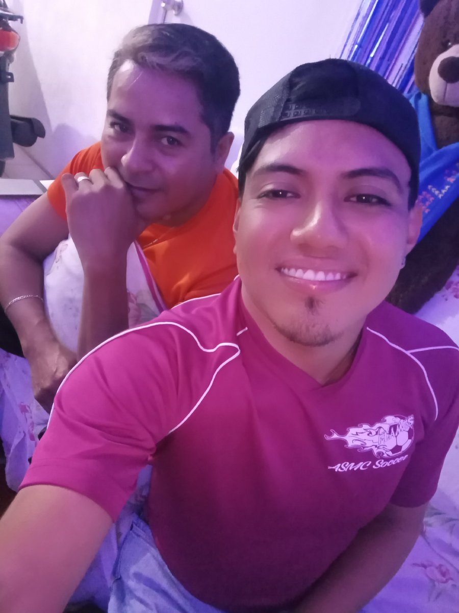 Eddie_Alexander's tweet photo. Pre cumpleaños 🤭😎
#Festa #parabems #fiesta #amigos #Friends #likeboy, #precumple #amigosdelcorazon #SabadoDeGanarSeguidores https://t.co/1o9FsXQJH0