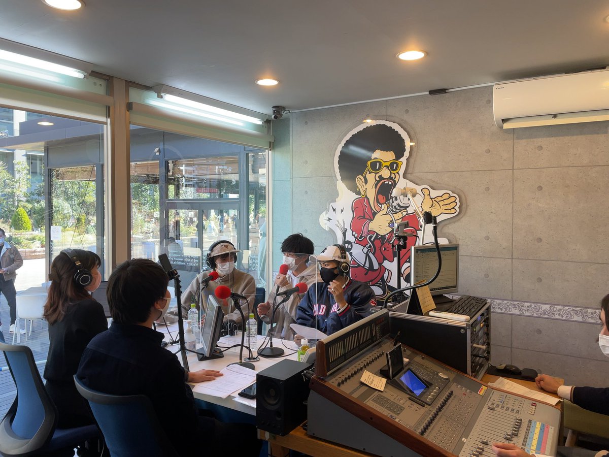 labo_gm's tweet photo. 【初回オンエア開始❗️】

『Crossing Music~in harmony with LIVE~』

■メインMC  
大橋ヒカルさん（＠hikaru0084 ）

■アシスタントMC 
ゆーゆさん（@fm_yuyu ）

■ゲスト　
TRY&amp;ERAさん（@TRYERA1 ）

始まりました❗️

#レインボータウンFM #トラエラ　#大橋ヒカル　#ゆーゆ https://t.co/CI7McjFeqn