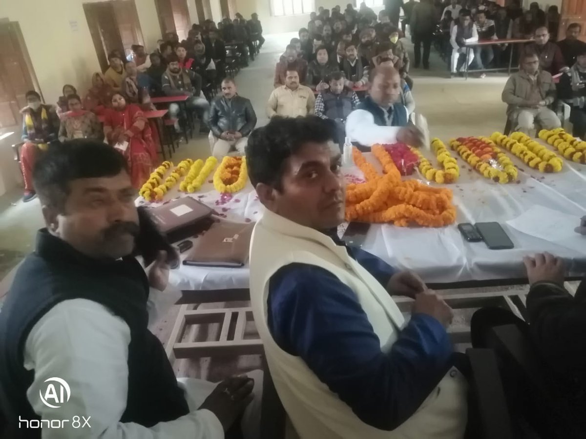 vijaykbandhu's tweet photo. 2021 का पहला संवाद कार्यक्रम  लालगंज प्रतापगढ मे । संयोजक सी पी राव व महामंत्री उमेश मिश्र व ब्लांक संयोजक ओमी त्रिपाठी सहित पूरी जिला व ब्लांक के साथियो का अल्प समय मे शानदार प्रयास। साल का आगाज अच्छा है तो समापन भी अच्छा होगा ।
#NPSनिजीकरणभारतछोड़ो https://t.co/u5QRoWOlRm