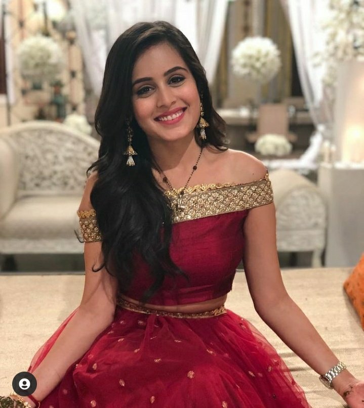 loveemeelikeudo's tweet photo. They get to know how they both have been broken all along and the shared trauma of loosing people is what connects them to each other.
As Rhea makes him realize that he did not deserve those toxic relationships, all he deserves was only happiness, and to be loved

#RheaSharma https://t.co/mOCoM876Bs