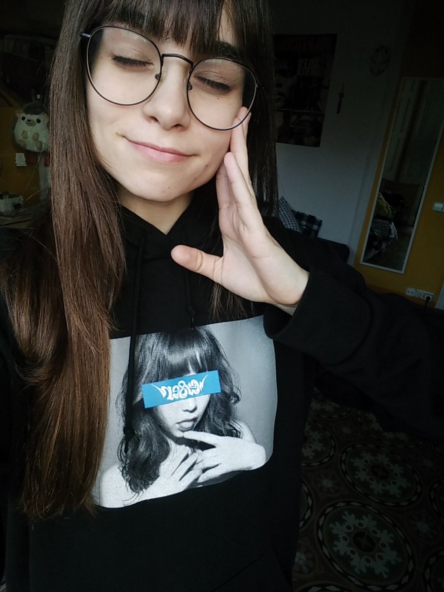 pauwned's tweet photo. 日本武道館公演おめでとうございます!

I started follow this group with BPM15Q. I feel really
grateful for the past years. I really love all the songs and all the members, specially @fujishiroanna💚

スペインから応援します!✨
思い出に感謝します、ありがとうCY8ER
#CY8ER武道館 #CY8ER https://t.co/NuqXpaYirh