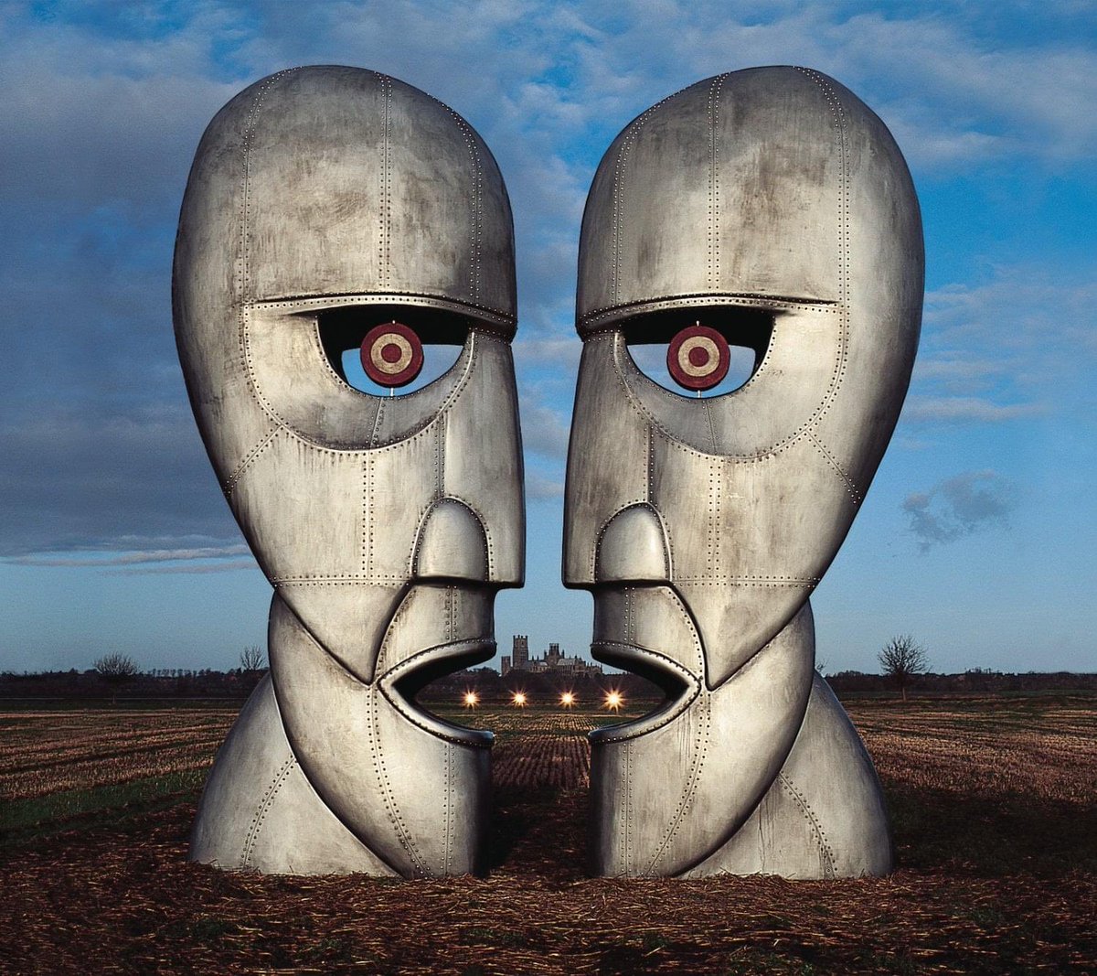 Allanwalsh01's tweet photo. Getting through this sleepless night with the original pre-breakfast cereal killing album from 1994.Try and see eye to eye today Pixies X . https://t.co/jQPRHuPBtY