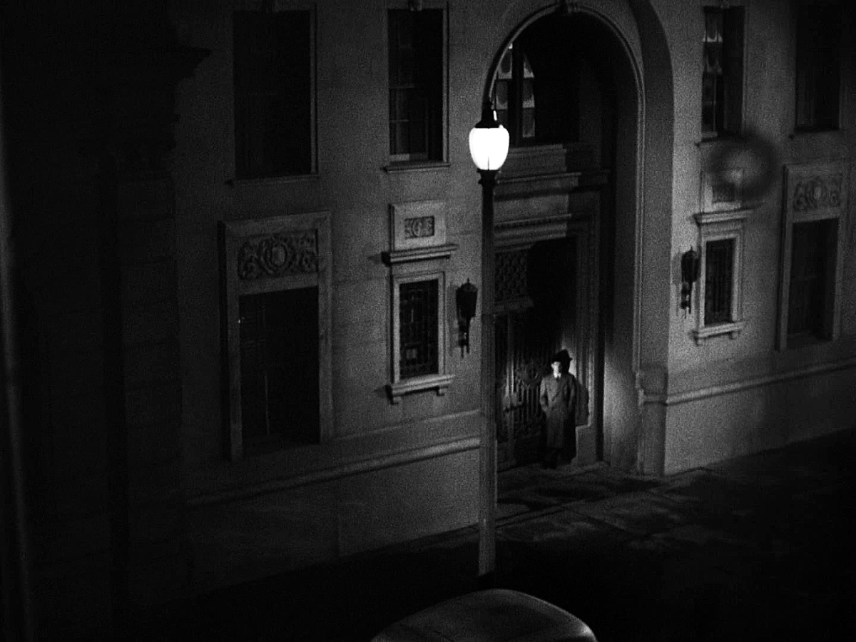 thefilmagazine's tweet photo. 4 Perfect Shots - The Maltese Falcon (1941)
Dir: #JohnHuston
DoP: #ArthurEdeson
#TheMalteseFalcon #HumphreyBogart #MaryAstor #PeterLorre #Cinema #Cinematography https://t.co/d7gTXzaTIV