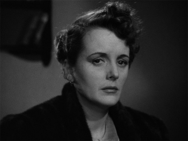 thefilmagazine's tweet photo. 4 Perfect Shots - The Maltese Falcon (1941)
Dir: #JohnHuston
DoP: #ArthurEdeson
#TheMalteseFalcon #HumphreyBogart #MaryAstor #PeterLorre #Cinema #Cinematography https://t.co/d7gTXzaTIV