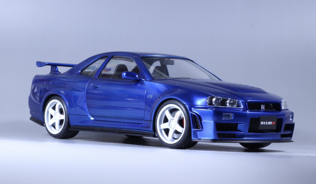 R34 GT-R Z-tune 完成しました。 元々のカラーはシルバーでしたが