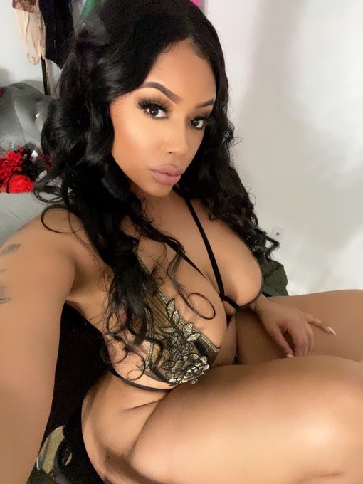 Curves got you driving reckless ❣️ https://t.co/n8ta6zmccG<a href="/tag/wcw"class="tags"><span>#wcw</span></a>