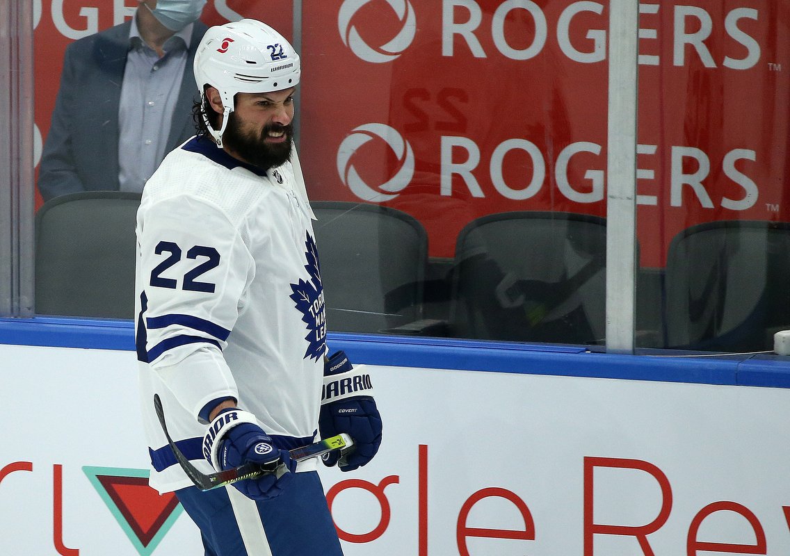 SteveRussell's tweet photo. My first game in 11 months, the Toronto Maple Leafs' Blue vs White inter-squad game, it includes a few new faces! In the Leafs' blue for the first time, Joe Thornton, Zach Bogosian, and Wayne Simmonds. #Leafs #TMLlive https://t.co/gxvl4pHk5h