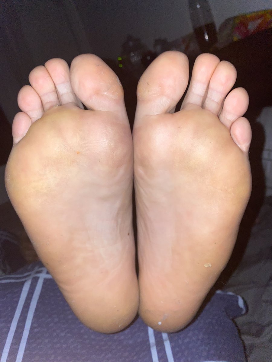 herrinxmelissa's tweet photo. Wer hat Lust gefickt zu werden ? Her mit dem Geld ! @rtfindom @mrpaypigo @findom4feet
@promoslave @RTslave93 @RTpaypiggy
@findOm @RTFindomPromo
@PayPigRetweet @paypig_t
@PayPigForDommes @BSlave11
@FindomNation @slavekane
@totalpowerloss @tonybobo3
 #findom #paypig #foot #night https://t.co/0miMoyQQDX