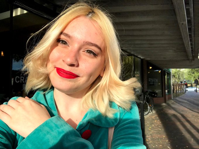 blonde or brunette bambi? sound off below, for science https://t.co/xCM7IK5HwF