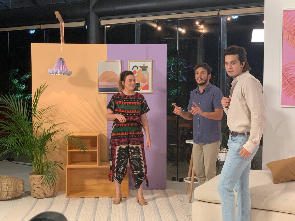 canalshoptime's tweet photo. O @luansantana leva jeito para decoração? #LiquidaShoptime

Muito! - curte
Até que sim, vai - RT
Melhor cantando - comenta https://t.co/u4hXo1Rvc8