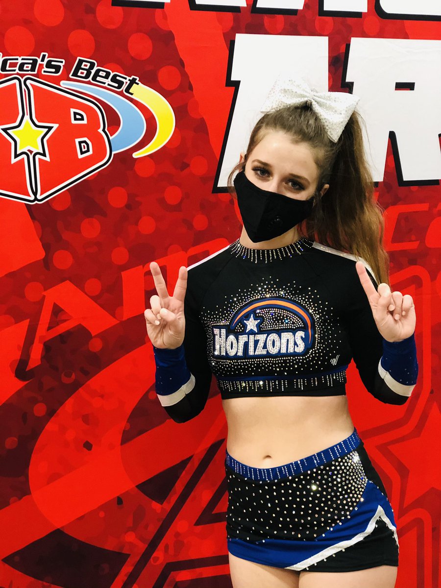 horizonsheat's tweet photo. SENIOR ALERT!!!👩‍🎓🎓#classof21 #whendidthathappen #gobeamazing💙🧡🖤🔥#varsityallstar https://t.co/qyi1plJtMl
