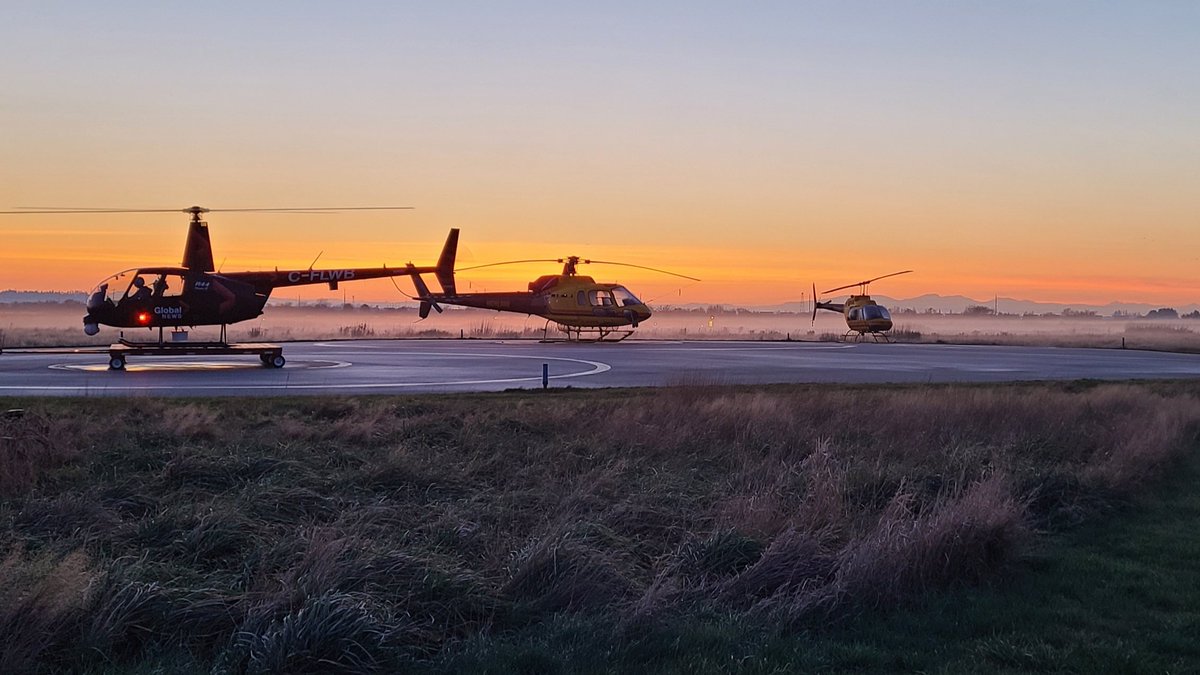 TrishJewison's tweet photo. Gotta appreciate the nice days. 🌞🚁 #DeltaBC #BoundaryBayAirport #CZBB #helicopterlife #Vancouver @AM730Traffic @GlobalBC @CKNW https://t.co/CN6twArKrX