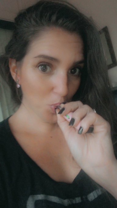 𝑪𝒉𝒊𝒍𝒍𝒂𝒙𝒊𝒏 𝒂𝒏𝒅 𝒕𝒓𝒚𝒊𝒏𝒈 𝒕𝒐 𝒇𝒊𝒈𝒖𝒓𝒆 𝒐𝒖𝒕 𝒉𝒐𝒘 𝒕𝒉𝒊𝒔 𝒂𝒍𝒍 𝒘𝒐𝒓𝒌𝒔?❤︎❤︎❤︎ "𝐒𝗼𝗺𝐞𝗼𝐧𝐞 𝐡𝐞𝐥𝐩 𝐚 𝐠𝐢𝐫𝐥 𝗼𝐮𝐭!"𝐬𝗼 𝐈 𝐜𝐚𝐧 𝗺𝐚𝐤𝐞<a href="/tag/newprofilepic"class="tags"><span>#newprofilepic</span></a>