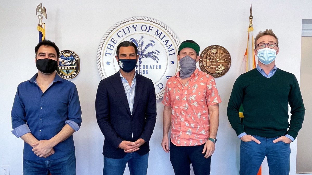 nickgraynews's tweet photo. Today the Mayor of Miami (@FrancisSuarez) welcomed me into his office. He asked: 
- How can I help you to create jobs in Miami? 
- How can I get you and your friends @nevmed and @noahkagan to start a tech company here? 
- He was basically all helpful 
#CafecitoTalk https://t.co/YYChgndOHB