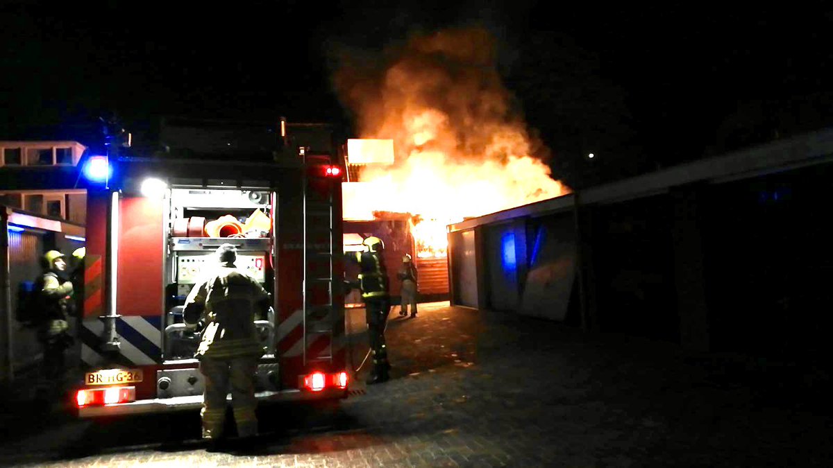 Melding brandweer Graaf Albrechtweg Zwijndrecht inzake middelbrand