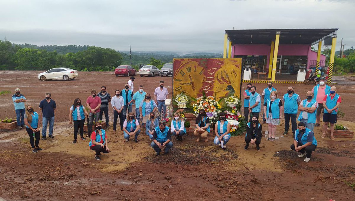 CristinaFretes4's tweet photo. Hoy en San Pedro se hizo el descubrimiento del Mural en Memoria de Nuestra Querida Marilú!!!!! Siempre estás en nuestros corazones ❤️❤️@grillo141 @fabianchilipank @cjdechat @Marcos42866602 @NormaBeatrizOr8 @Andrsjulinrehe @BurtnikClaudia @GriKrombauer @robertoadrian82 https://t.co/7VwFyOY8pA