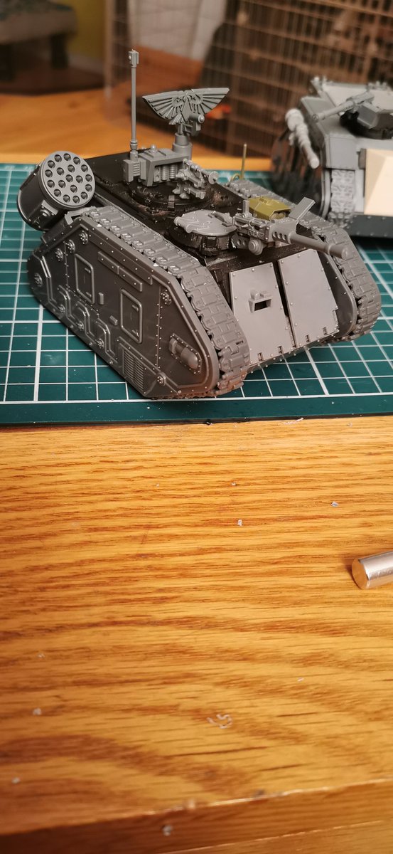 Clobtastic's tweet photo. @Nicolastousign3 Got the command Taurox finished. It &amp; the other 3 were a good use of old sprues!  Next up some Kasrkin HQ #kasrkin #scions #40k #warmongers #wearealpharius https://t.co/XpfReN8Pr4