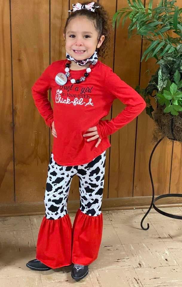 Alexandriaaaaak's tweet photo. Chick-fil-A vibes 🤍❤️ @ChickfilA #EatMor https://t.co/48f3cgthYL