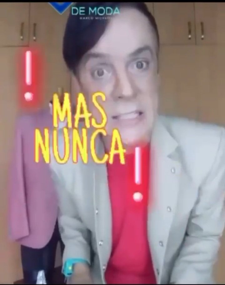QuienC0m0Dios's tweet photo. Me gustan sus fotos en la Nieve. Pero en traje de baño en la nieve NO. #chusma #capocha #masnunca https://t.co/N0cL7arIew