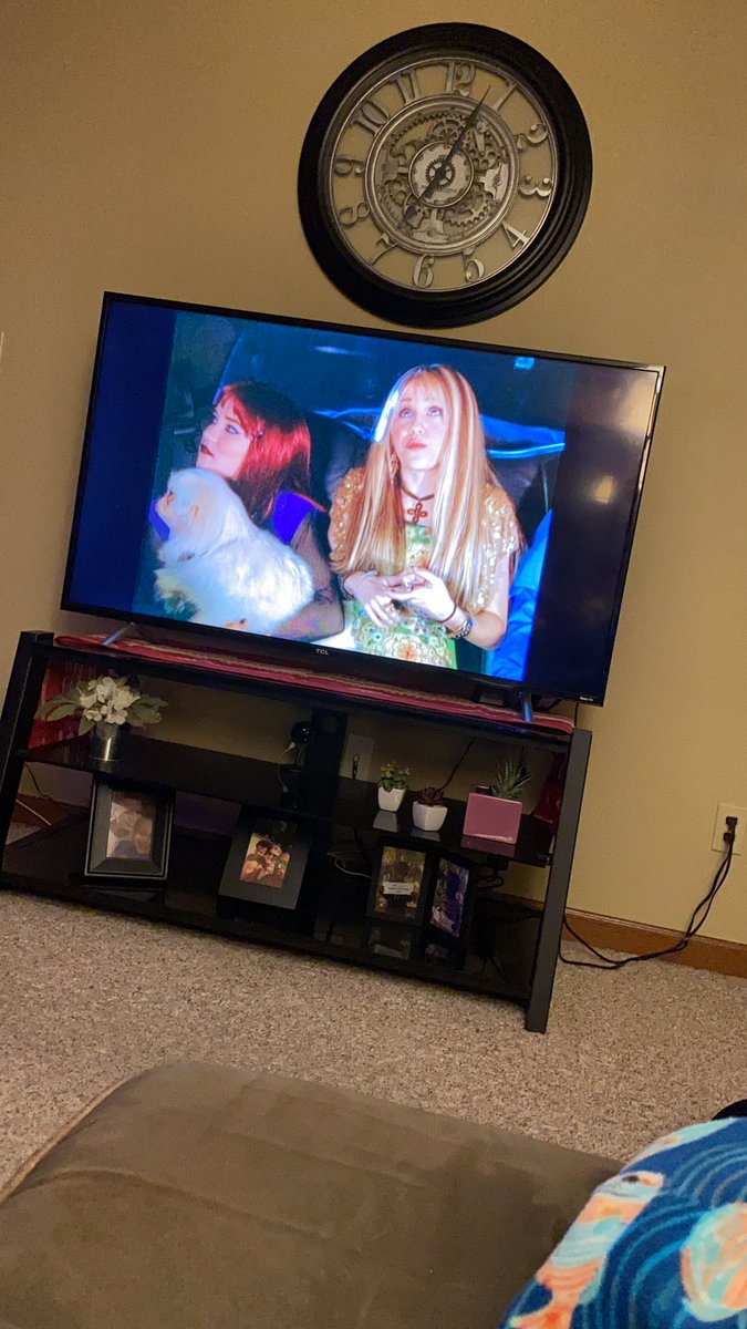 BaileyQuinn1's tweet photo. @meggyshmurda I’m 12 and am currently watching Hannah Montana on Disney+ https://t.co/tW2oDw2LYu