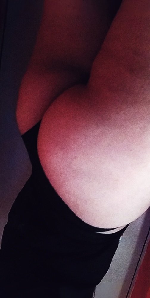 KarolyAdam3's tweet photo. Quisiera ver como alguien más se coge a mi mujer ¿a alguien le gusta como se ve? 🔥🤤
#exhibicionismo #swingermexico #SwingerFriends #SeductorasTEAM #CulosReales #bigbootygirls #bisex https://t.co/7yVIpquZgn