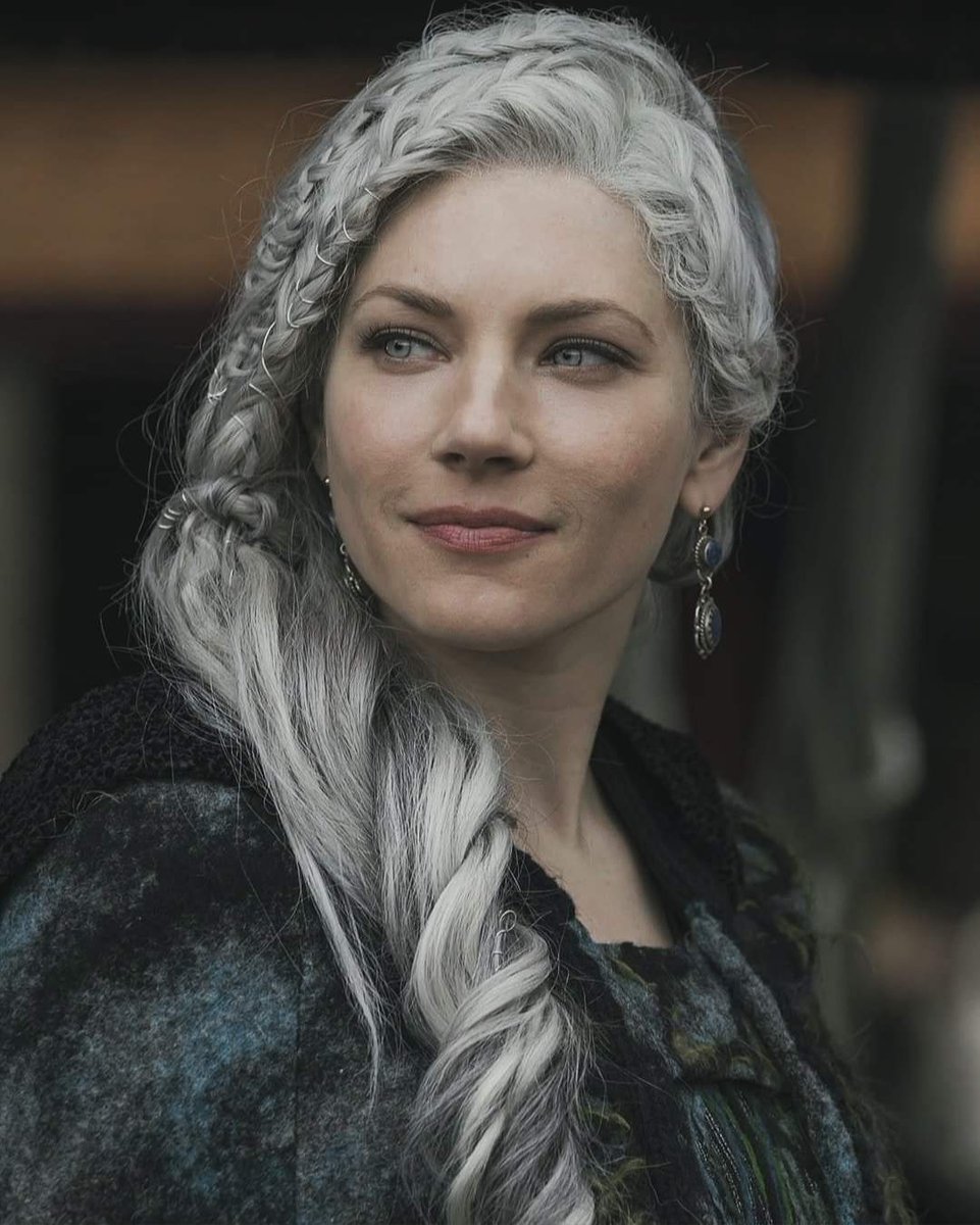 Mi Reina escudera #Lagertha, hoy y siempre! 🛡️⚔️
« #Vikings »
➡️Serie myvue4k.com