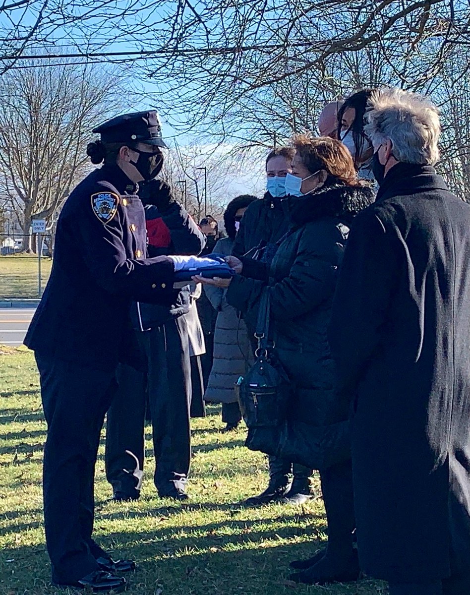 NYPDCeremonial's tweet photo. P.O. Israel Carabello retired in1995 @NYPDPersonnel Medical Div. This morning #Dualflags were presented to his wife as he was shoulder carried to his final post.
R.I.P. Officer
#DualService ✈️ 👮🏻‍♂️ 
#FirstBaptistChurchPatchogueNY 
#Nypd1stof1stSquadPallbearerTeam 
#USAirforceVet 🇺🇸 https://t.co/pWFqDfJUii