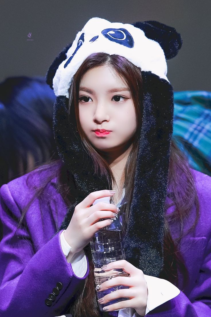 Hi!! 
Gw alesya, gak ada yg mau fambest'an sama gw?? 
Gw miskin fambest_-