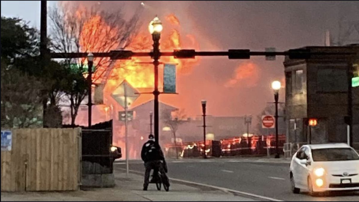 firstbaptistjax's tweet photo. A building neighboring our downtown campus was destroyed by fire today. The church buildings are safe, and we are planning to have our services tomorrow as scheduled. https://t.co/5uzoZTyAkA