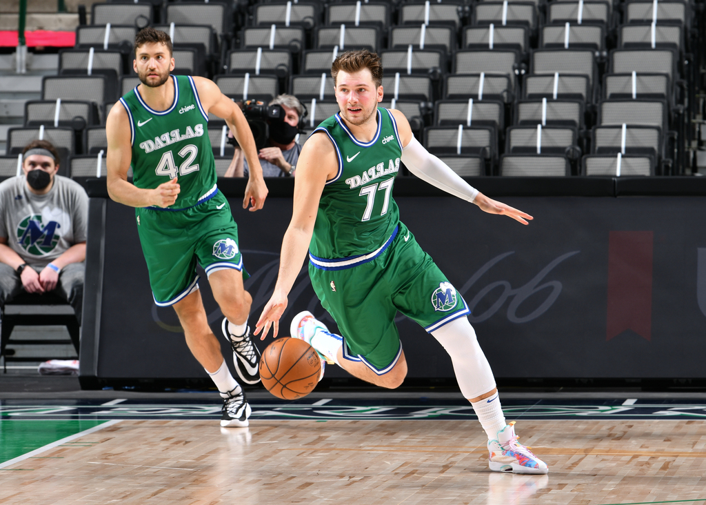 Luka Doncic has his 27th career triple-double, breaking a tie with Elgin Baylor for 17th all-time.

He is 1 shy of matching Michael Jordan for 16th all-time.